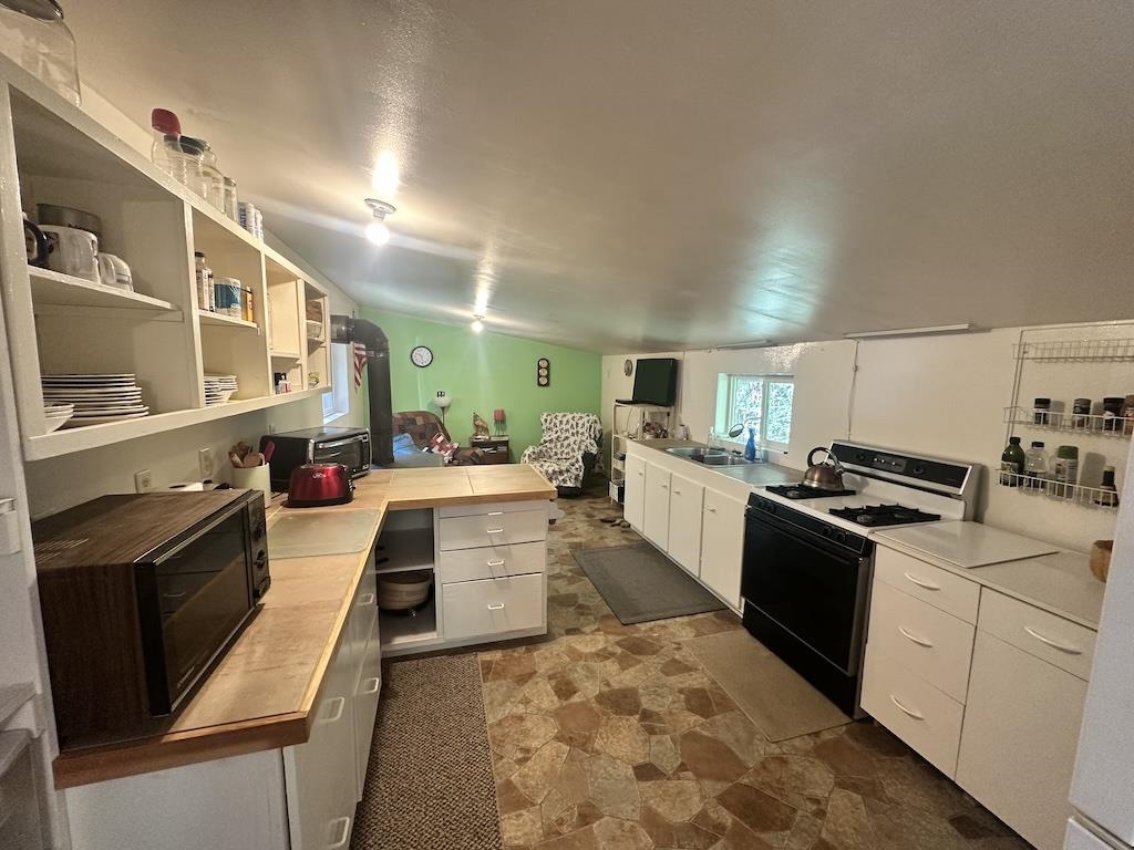 Homes for sale in Ione, WA | 30762 N Leclerc Rd, Ione, WA 99139 | MLS# 202616154