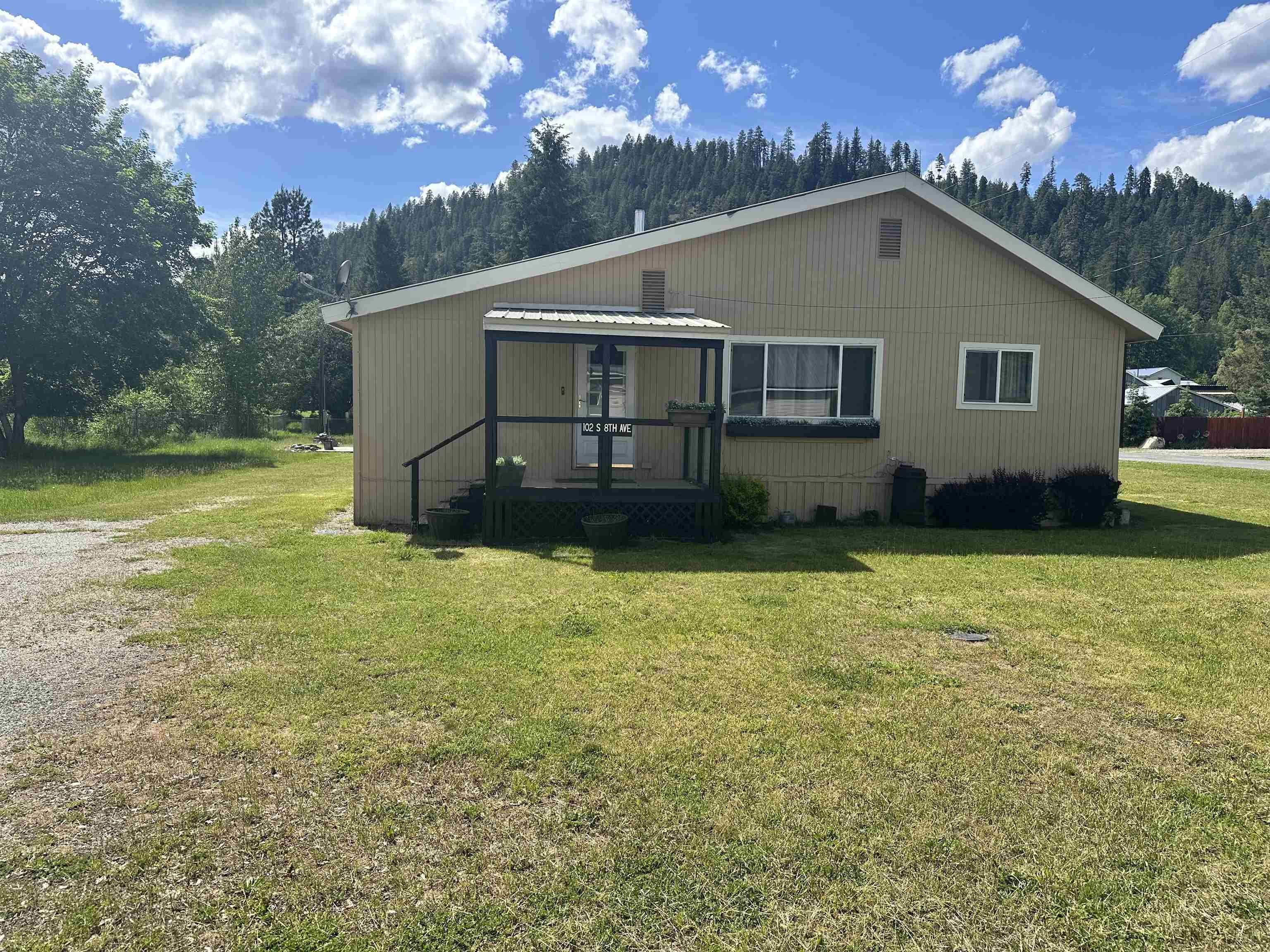 Homes for sale in Ione, WA | 102 S 8th Ave, Ione, WA 99139 | MLS# 202616421
