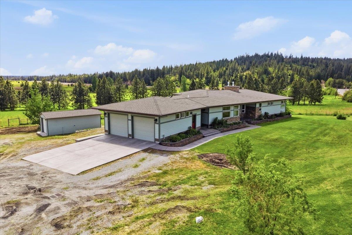 Homes for sale in Elk, WA | 202 Allen Rd, Elk, WA 99009 | MLS# 202618072