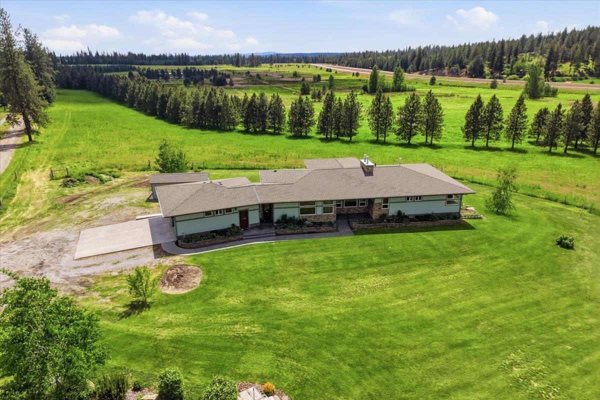Homes for sale in Elk, WA | 202 Allen Rd, Elk, WA 99009 | MLS# 202618072