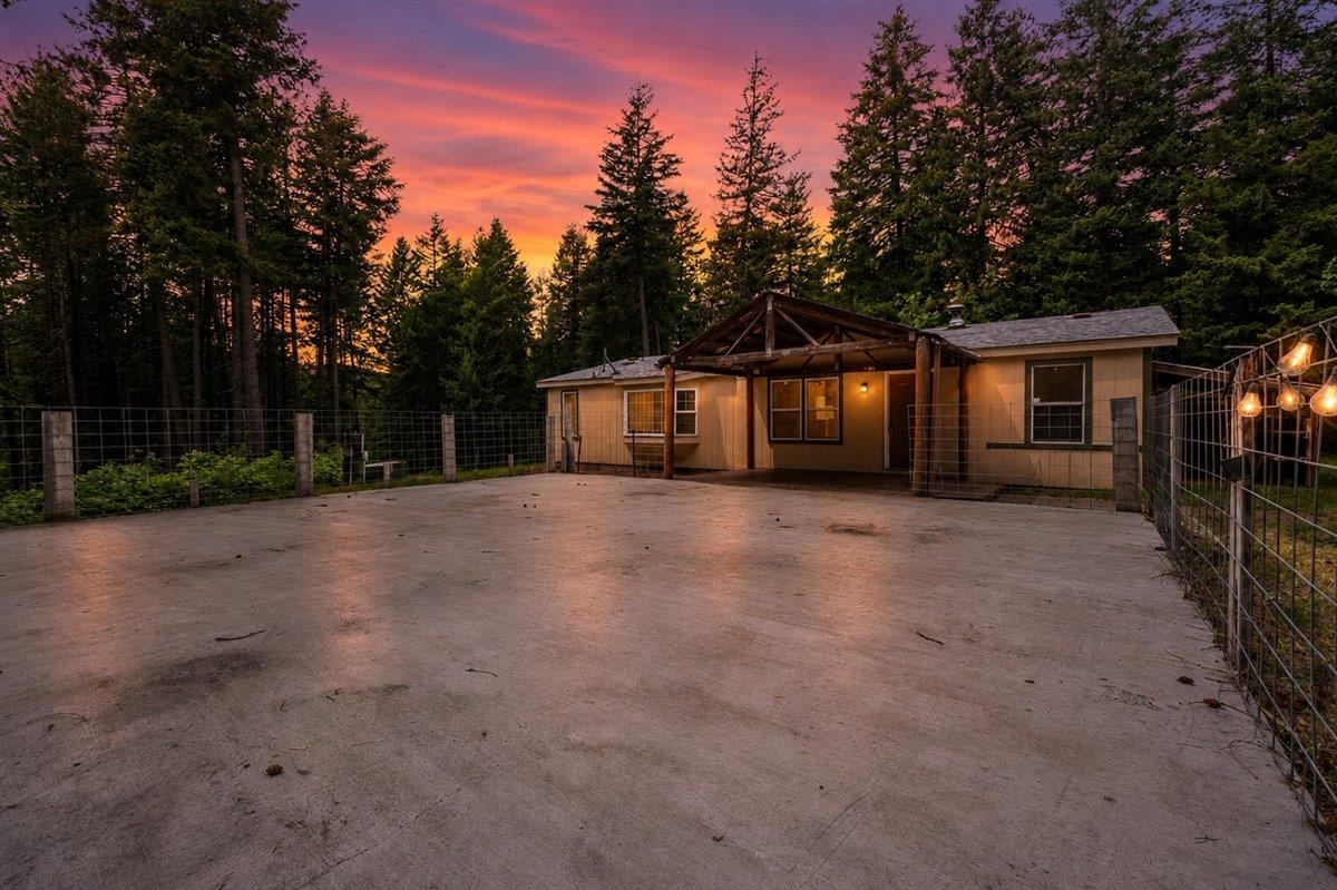 Homes for sale in Newman Lake, WA | 14611 Mountain View Ln, Newman Lake, WA 99025 | MLS# 202618676