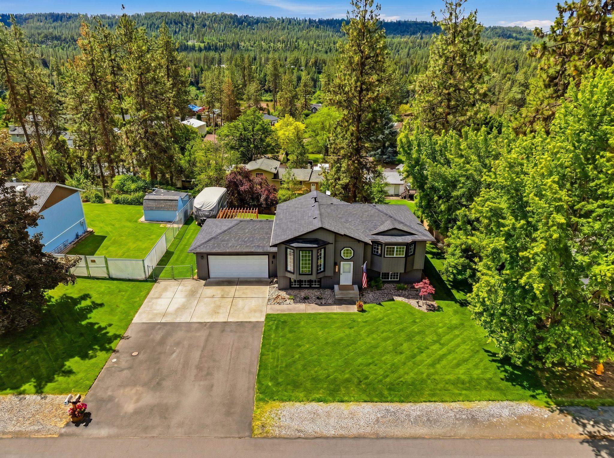 Homes for sale in Nine Mile Falls, WA | 122 E Wynot Dr, Nine Mile Falls, WA 99026 | MLS# 202618716