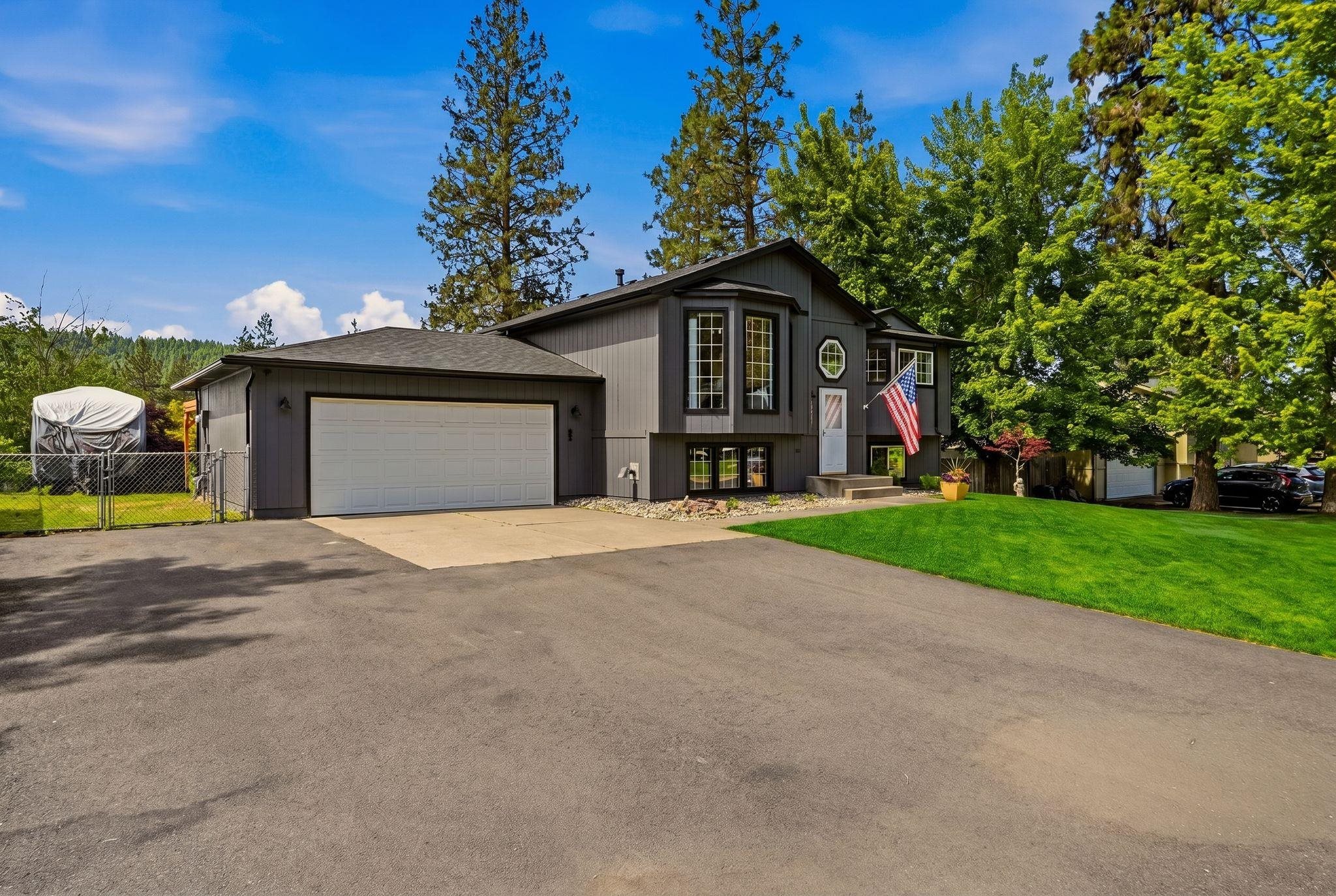 Homes for sale in Nine Mile Falls, WA | 122 E Wynot Dr, Nine Mile Falls, WA 99026 | MLS# 202618716
