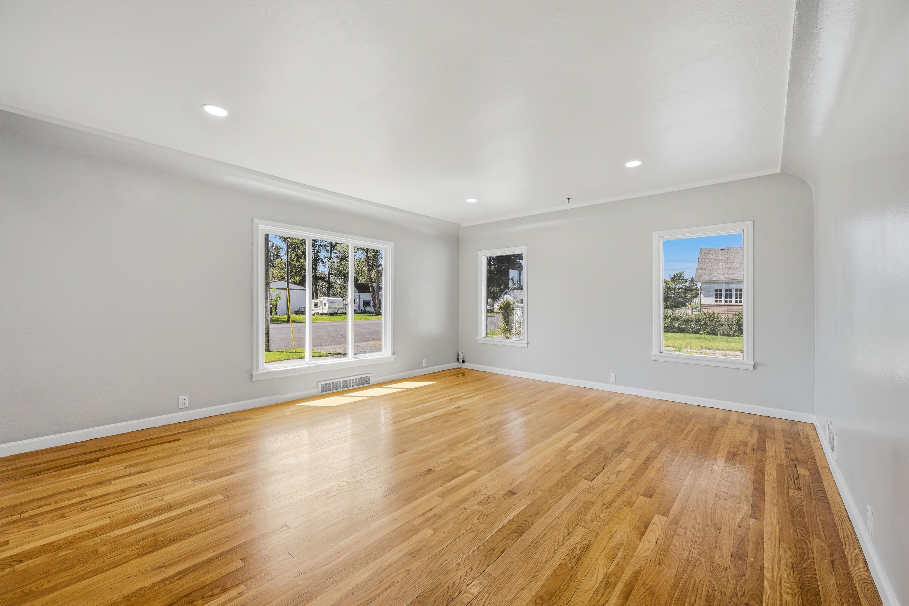 4th image of 306 W Steptoe St, Oakesdale, WA 99158 | MLS# 202618750