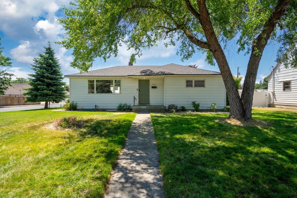 Homes for sale in Spokane, WA | 2803 W Sanson Ave, Spokane, WA 99205 | MLS# 202620798