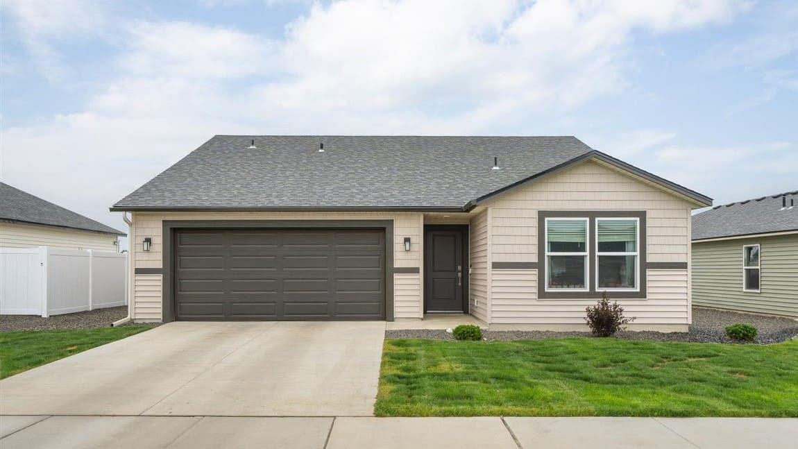 1st image of 1106 E L St, Deer Park, WA 99006 | MLS# 202621036