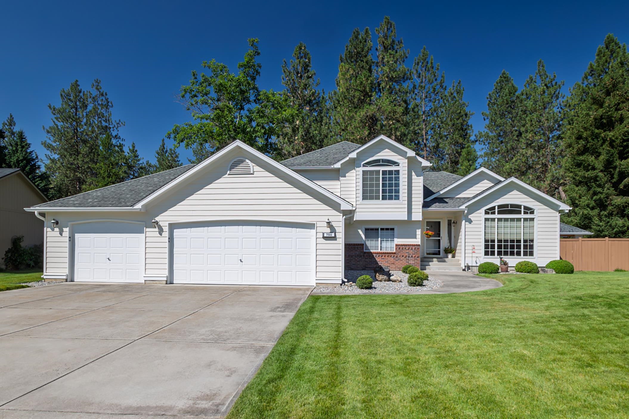 Homes for sale in Nine Mile Falls, WA | 7511 W Greenside Ct, Nine Mile Falls, WA 99026 | MLS# 202621037