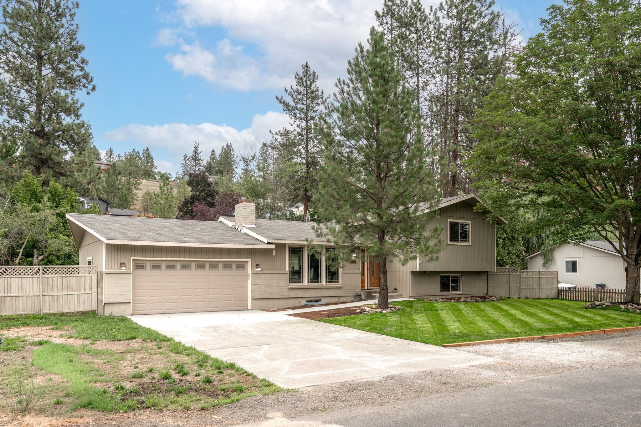 Homes for sale in Nine Mile Falls, WA | 117 E Franklin Dr, Nine Mile Falls, WA 99026 | MLS# 202621062