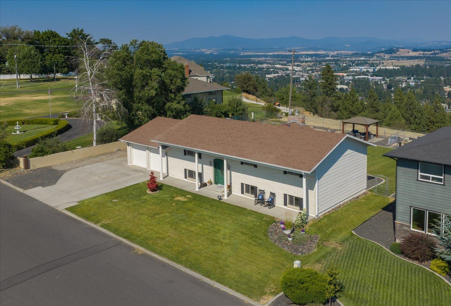 3rd image of 8116 N N Panorama Dr, Spokane, WA 99208 | MLS# 202621817