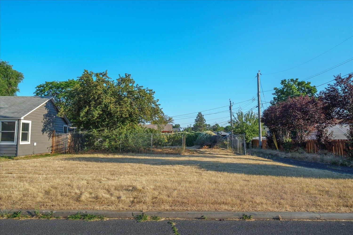 3rd image of 1222 E Marietta Ave, Spokane, WA 99207 | MLS# 202622162