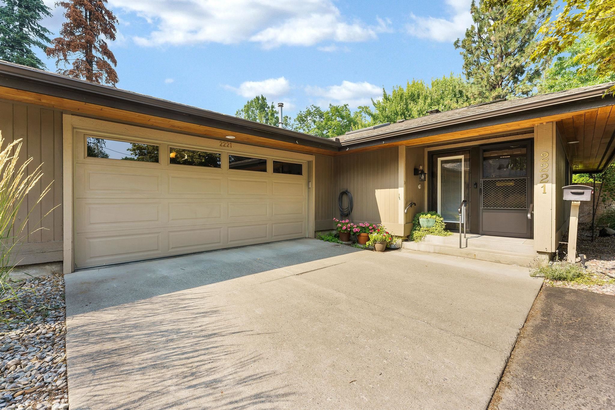 3rd image of 2221 E Rockwood Blvd, Spokane, WA 99203 | MLS# 202622173