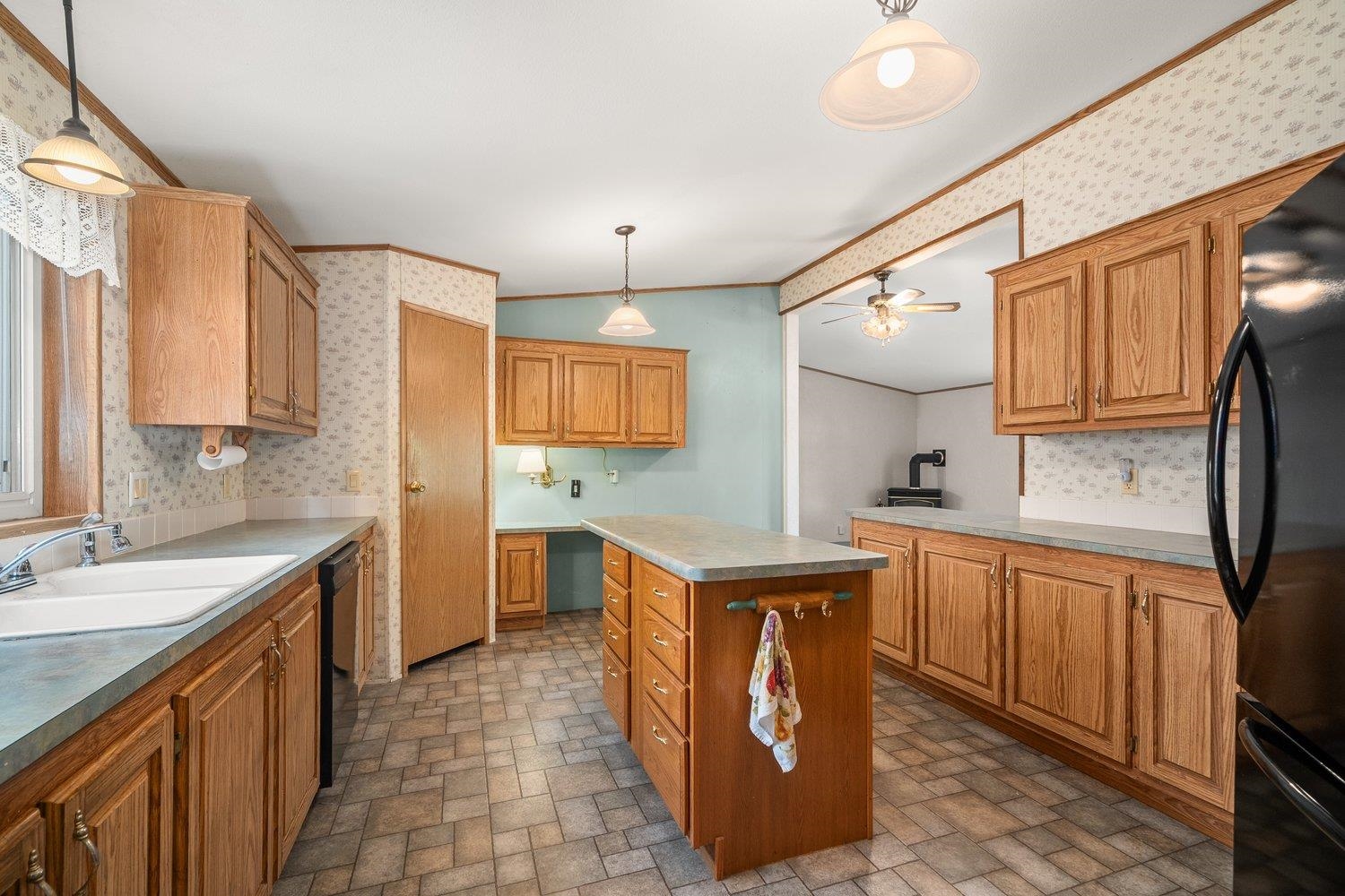 3rd image of 1305 E Evergreen St, Deer Park, WA 99006 | MLS# 202623078