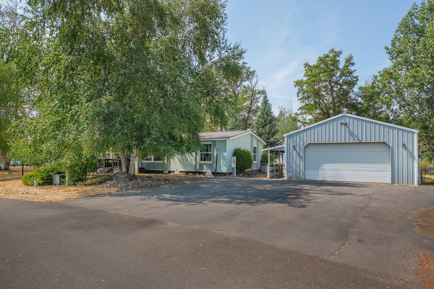 2nd image of 1305 E Evergreen St, Deer Park, WA 99006 | MLS# 202623078