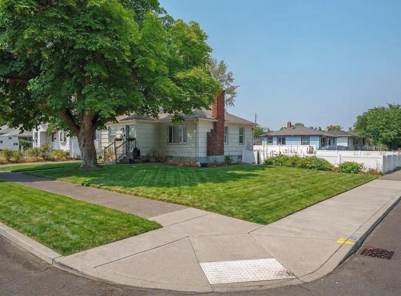 1st image of 2725 E Nora Ave, Spokane, WA 99207 | MLS# 202623164