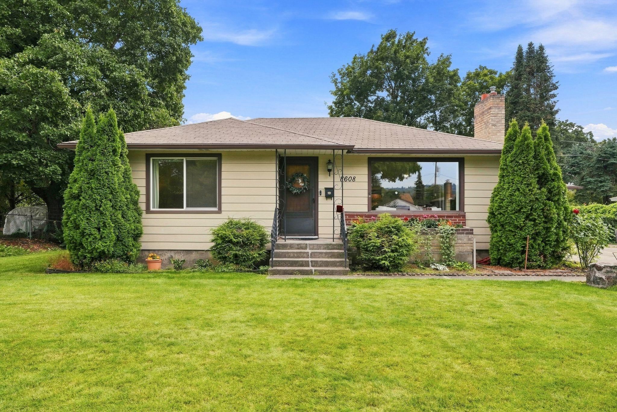 1st image of 8608 E Bridgeport Ave, Millwood, WA 99212 | MLS# 202623210
