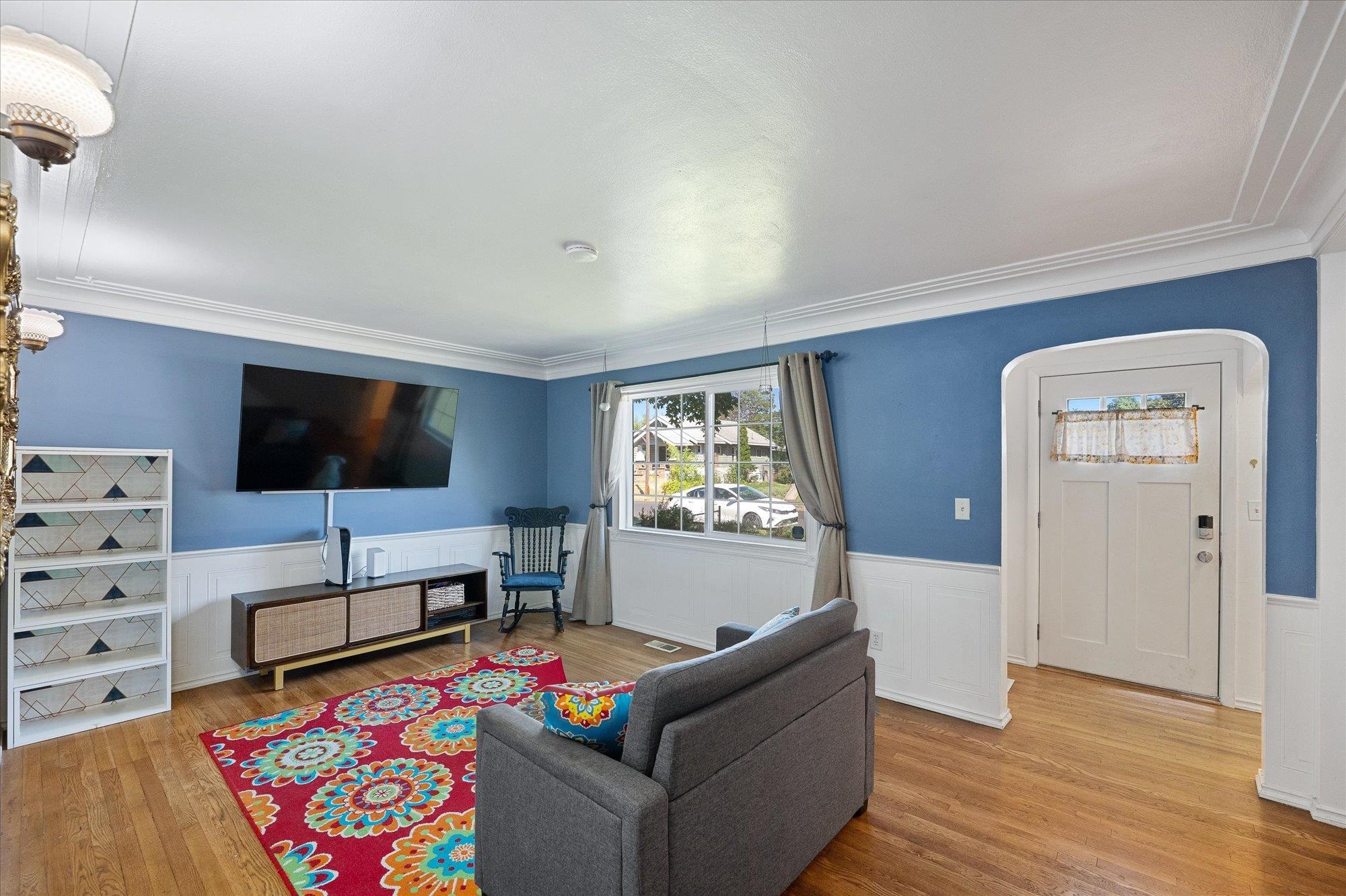4th image of 408 E Crown Ave, Spokane, WA 99207 | MLS# 202623220