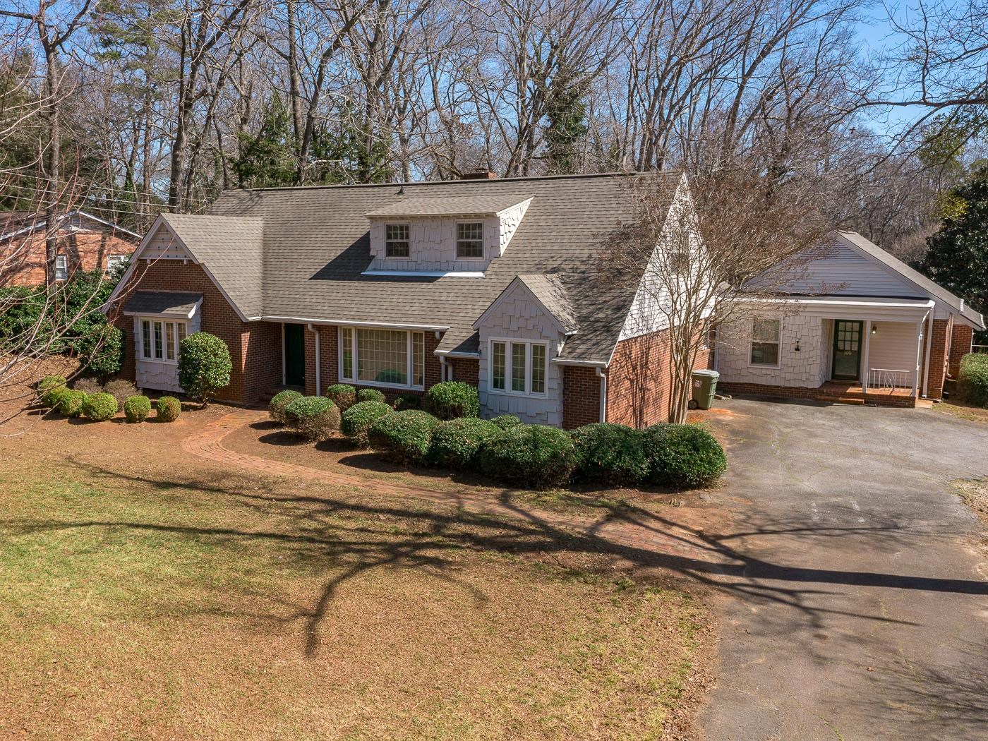 Homes for sale in Spartanburg, SC | 300 Lake Forest Dr, Spartanburg, SC 29307 | MLS# SPN288073