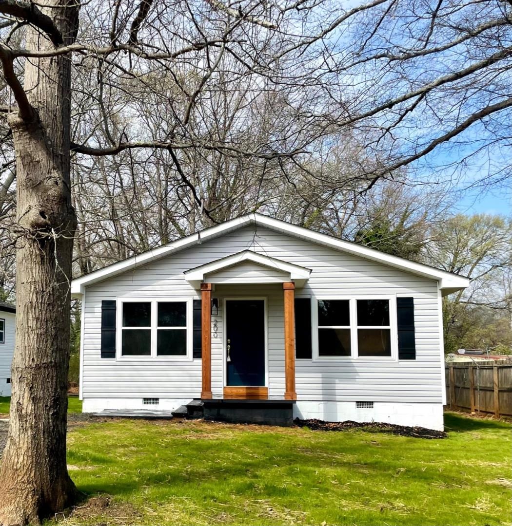 Homes for sale in Spartanburg, SC | 200 S Cleveland Park Dr, Spartanburg, SC 29303 | MLS# SPN288776