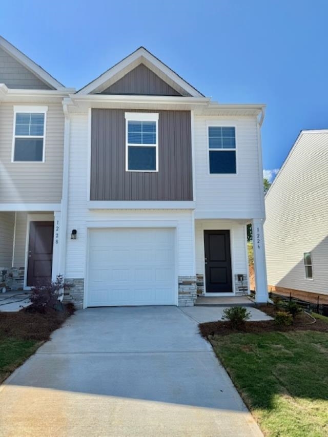 Homes for sale in Spartanburg, SC | 1226 Forestbrook Ln, Spartanburg, SC 29303 | MLS# SPN325054