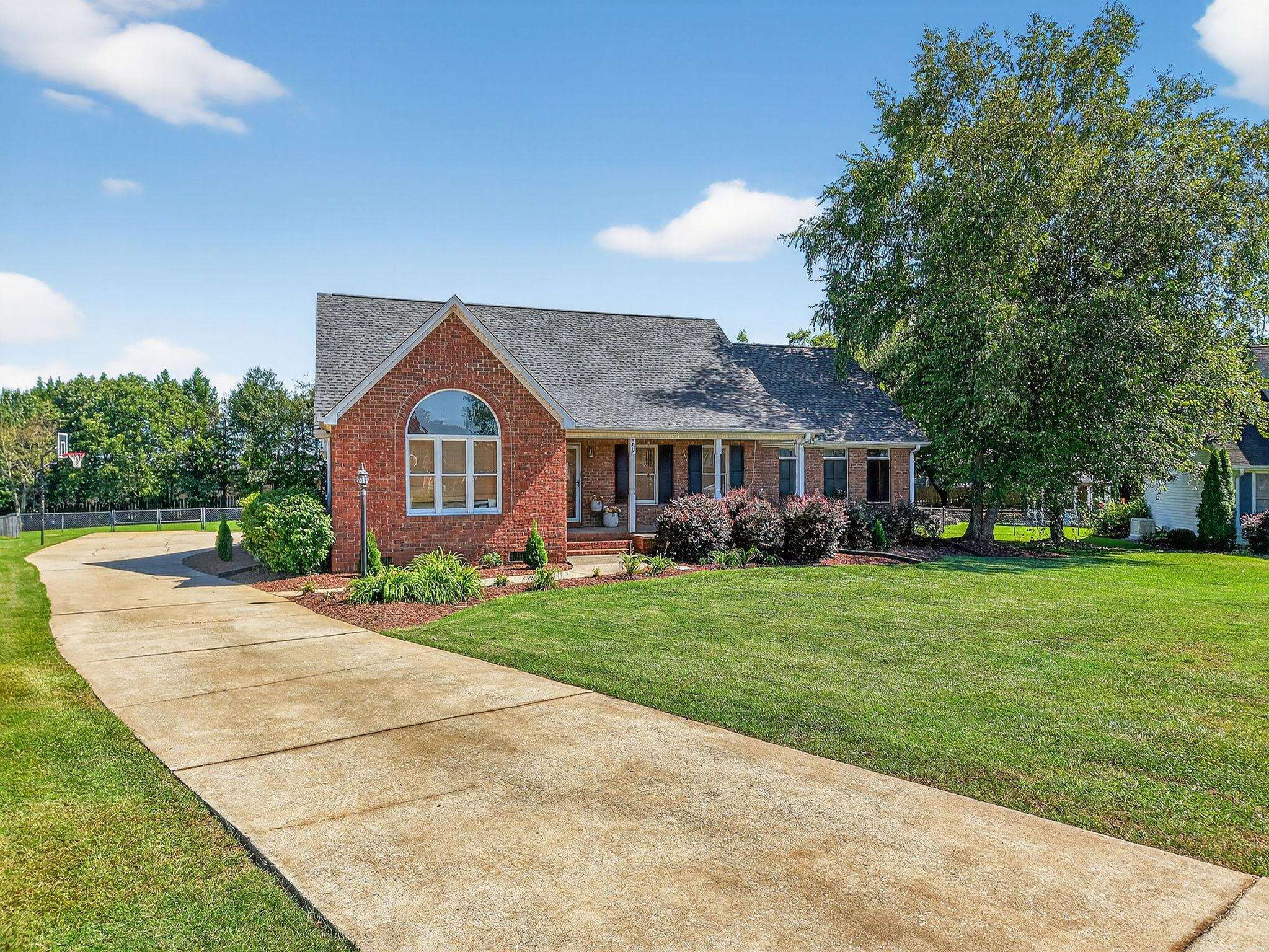 Homes for sale in Boiling Springs, SC | 309 Silhouette Tr, Boiling Springs, SC 29316 | MLS# SPN328302