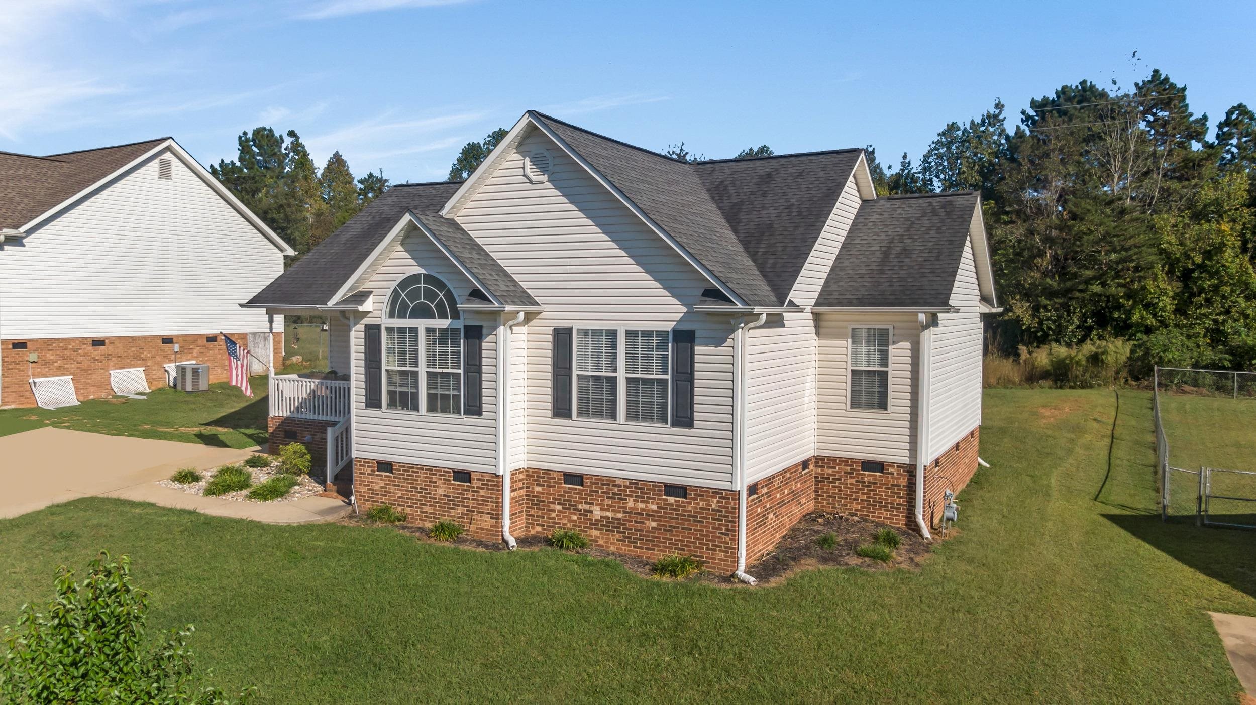 Homes for sale in Spartanburg, SC | 247 Queensbury Way, Spartanburg, SC 29302 | MLS# SPN329688