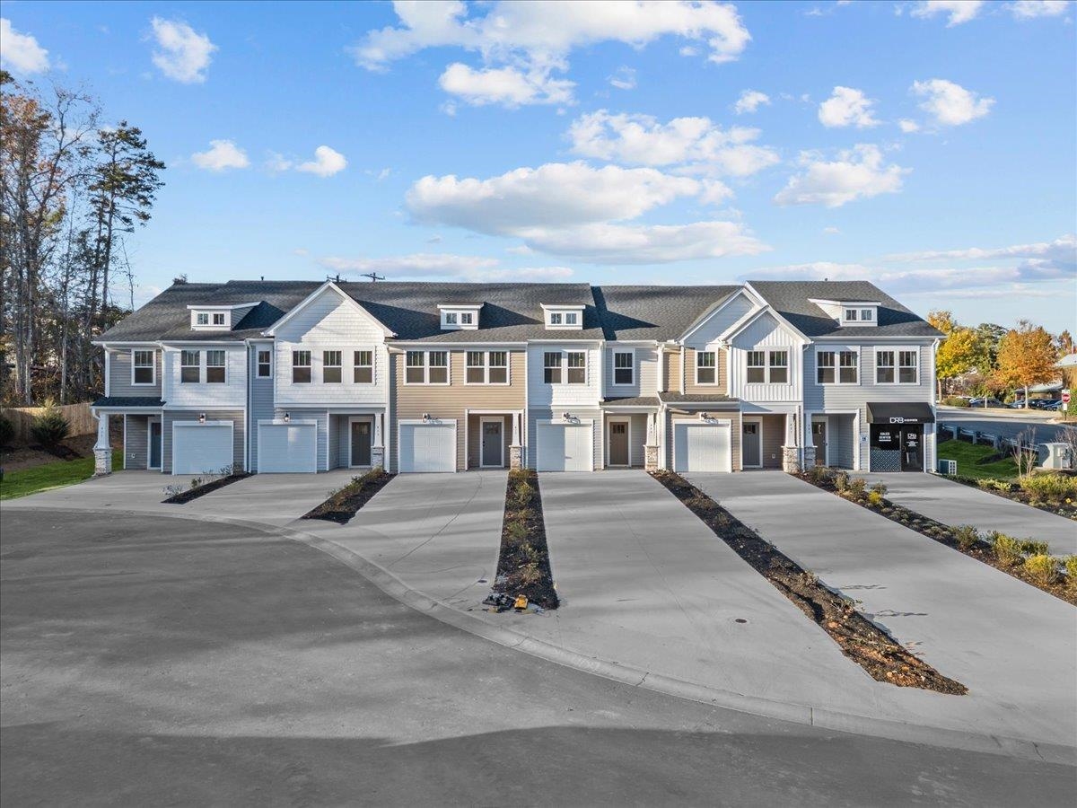 Homes for sale in Spartanburg, SC | 411 W Parima Court, Spartanburg, SC 29301 | MLS# SPN329907