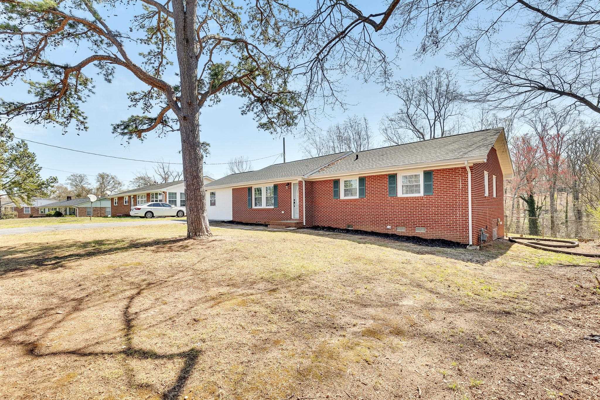 Homes for sale in Spartanburg, SC | 197 Stribilng Cir, Spartanburg, SC 29301 | MLS# SPN330268