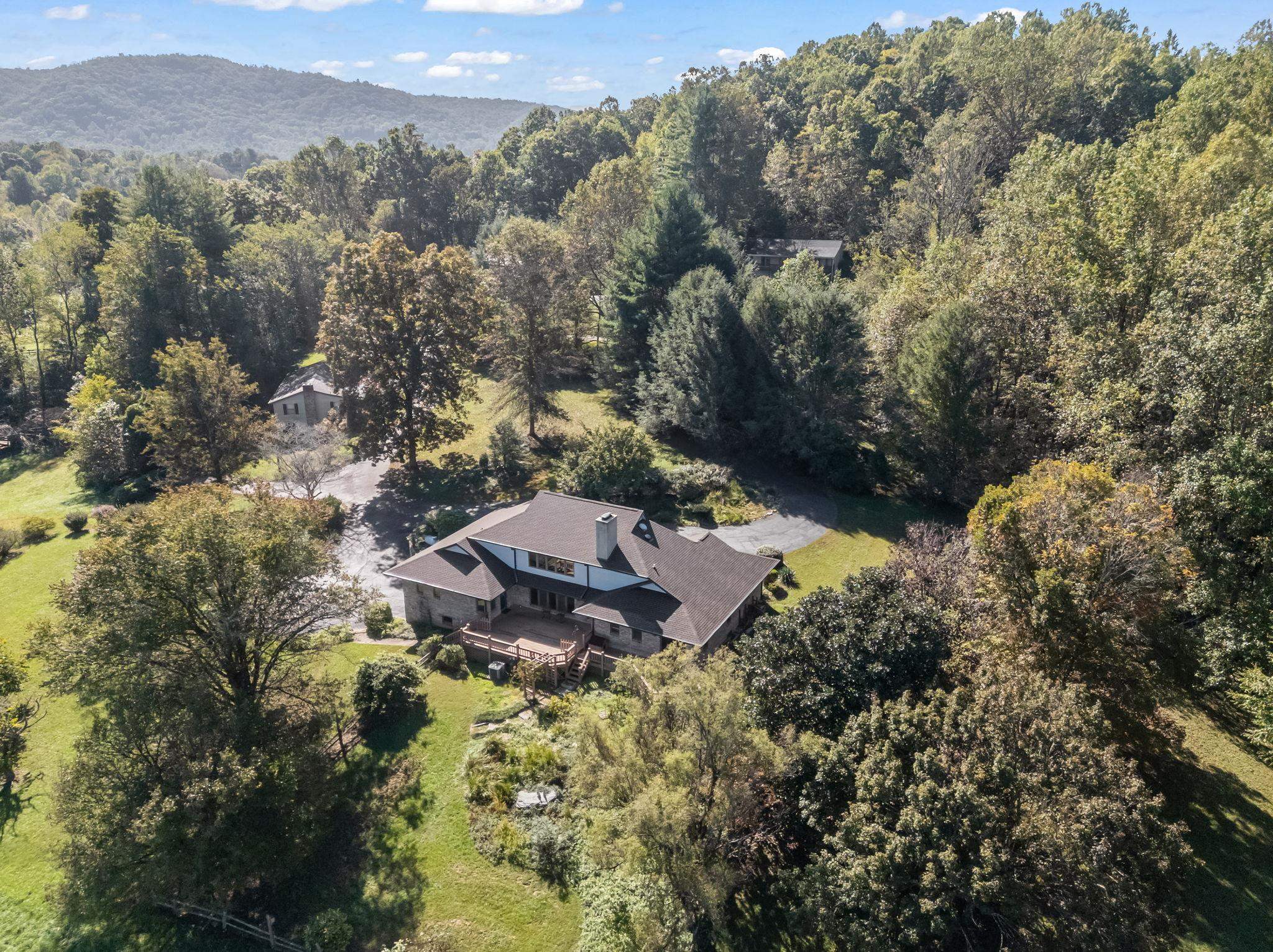 Homes for sale in Hendersonville, NC | 26 Canter Ct, Hendersonville, NC 28742 | MLS# SPN330337