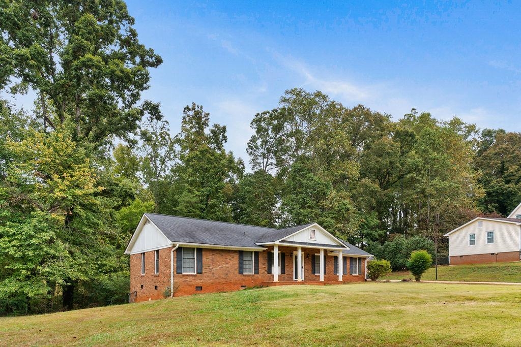 Homes for sale in Spartanburg, SC | 310 Slopingwood Ln, Spartanburg, SC 29301 | MLS# SPN331388