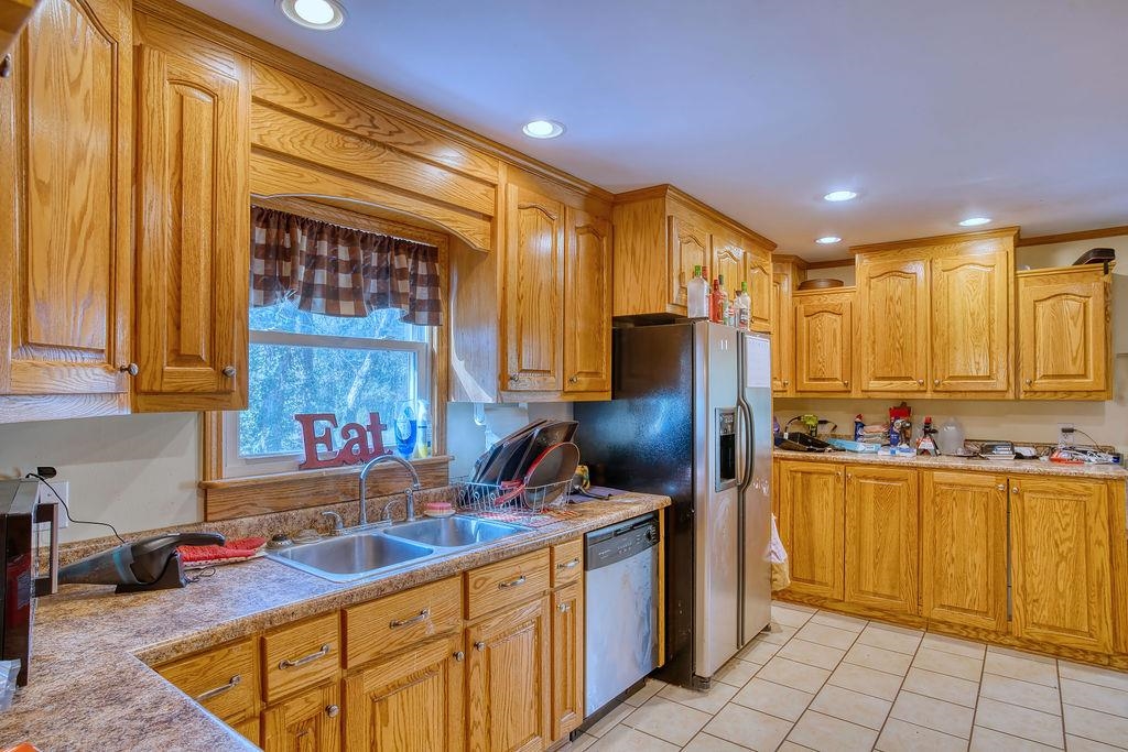 Homes for sale in Clinton, SC | 101 Simmons Dr, Clinton, SC 29325 | MLS# SPN331852