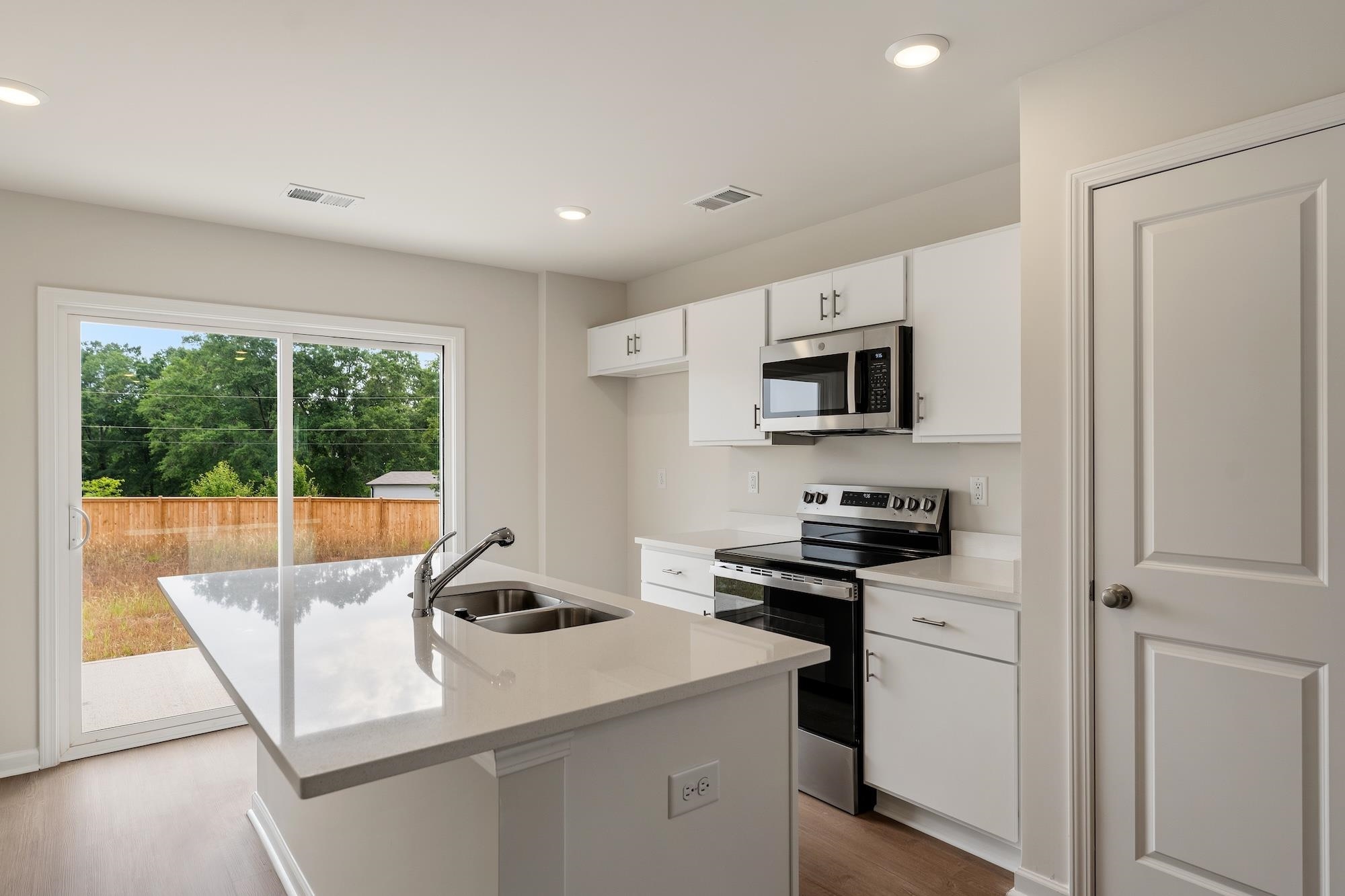 Photo 4 of Sale Pending at 134 Cloverfield Ln, Spartanburg, SC 29307 | MLS# SPN332411 | Listing updated on 2026-09-02