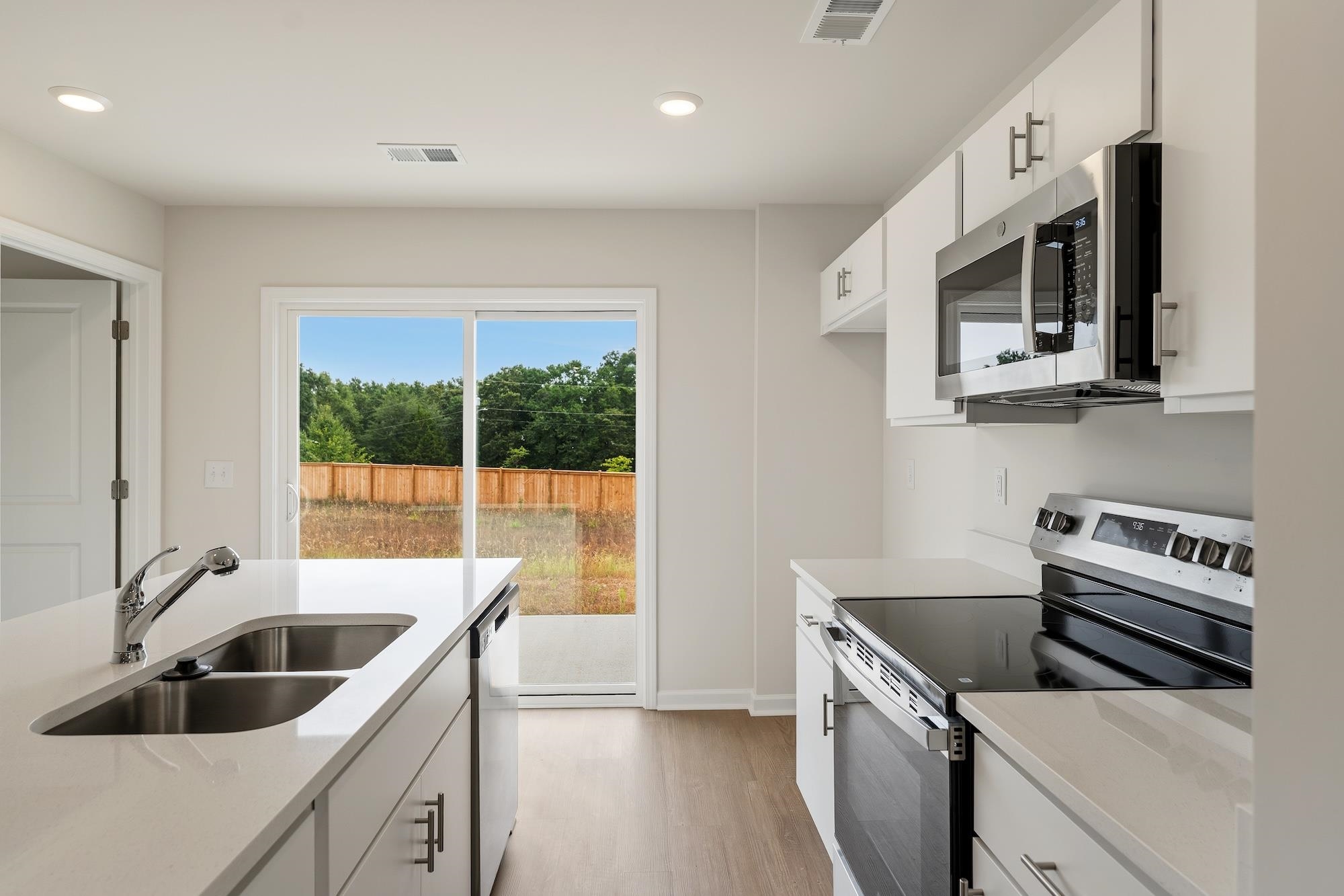 Photo 5 of Sale Pending at 134 Cloverfield Ln, Spartanburg, SC 29307 | MLS# SPN332411 | Listing updated on 2026-09-02