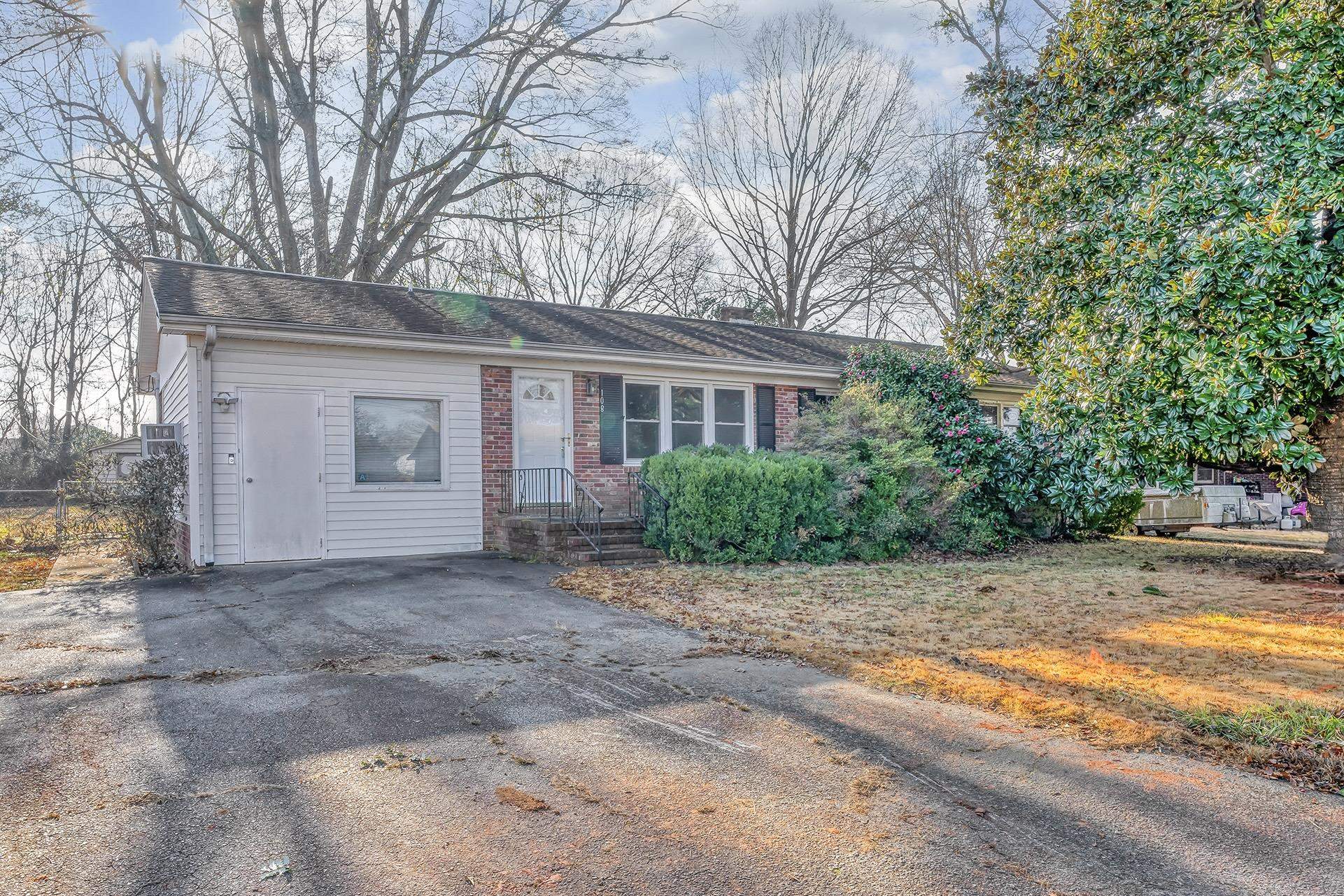 Homes for sale in Boiling Springs, SC | 108 Mcdowell Dr, Boiling Springs, SC 29316 | MLS# SPN332443