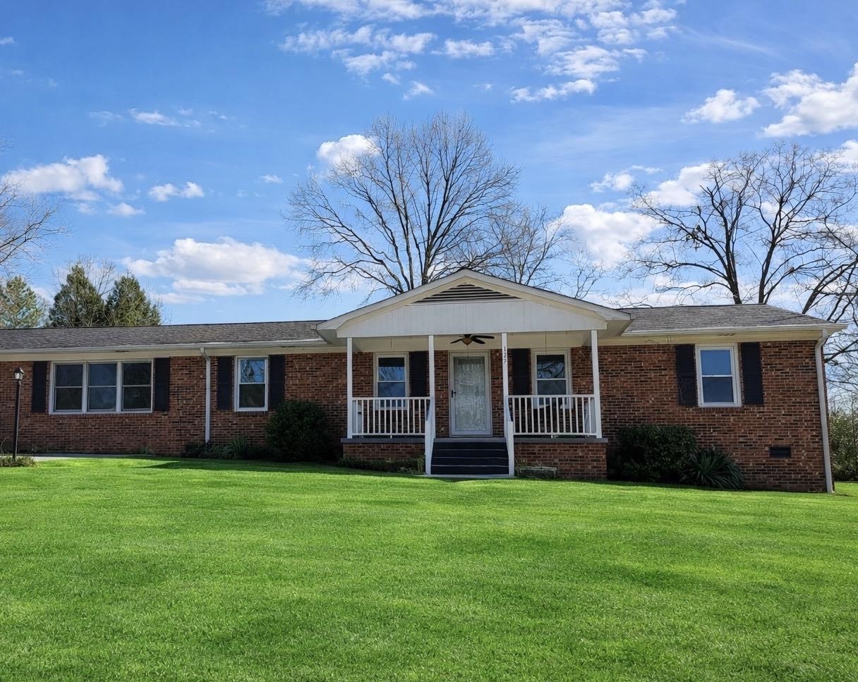 Homes for sale in Cowpens, SC | 127 Crystal Dr, Cowpens, SC 29330 | MLS# SPN333006