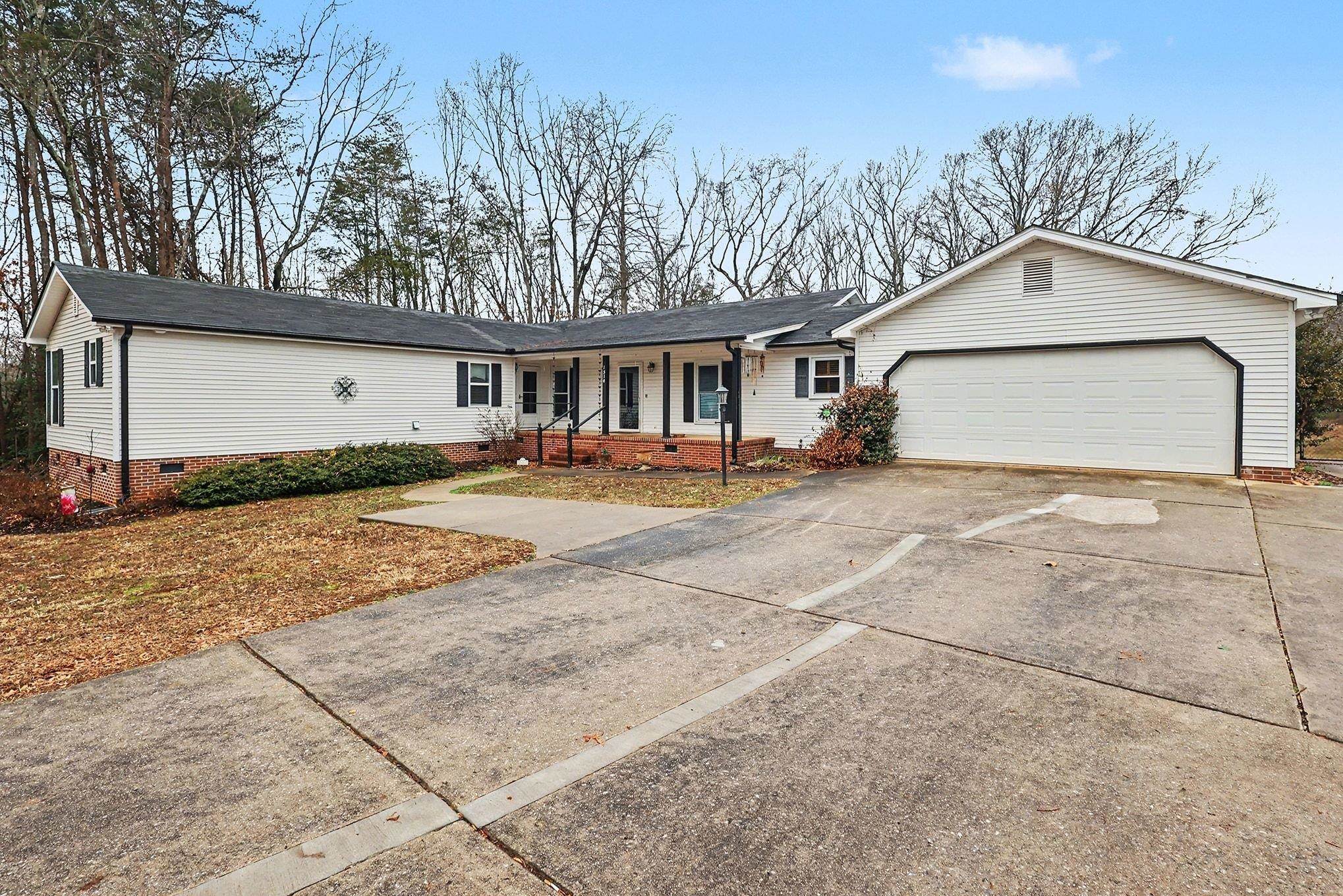 Homes for sale in Greer, SC | 1514 Clement Rd, Greer, SC 29650 | MLS# SPN333012