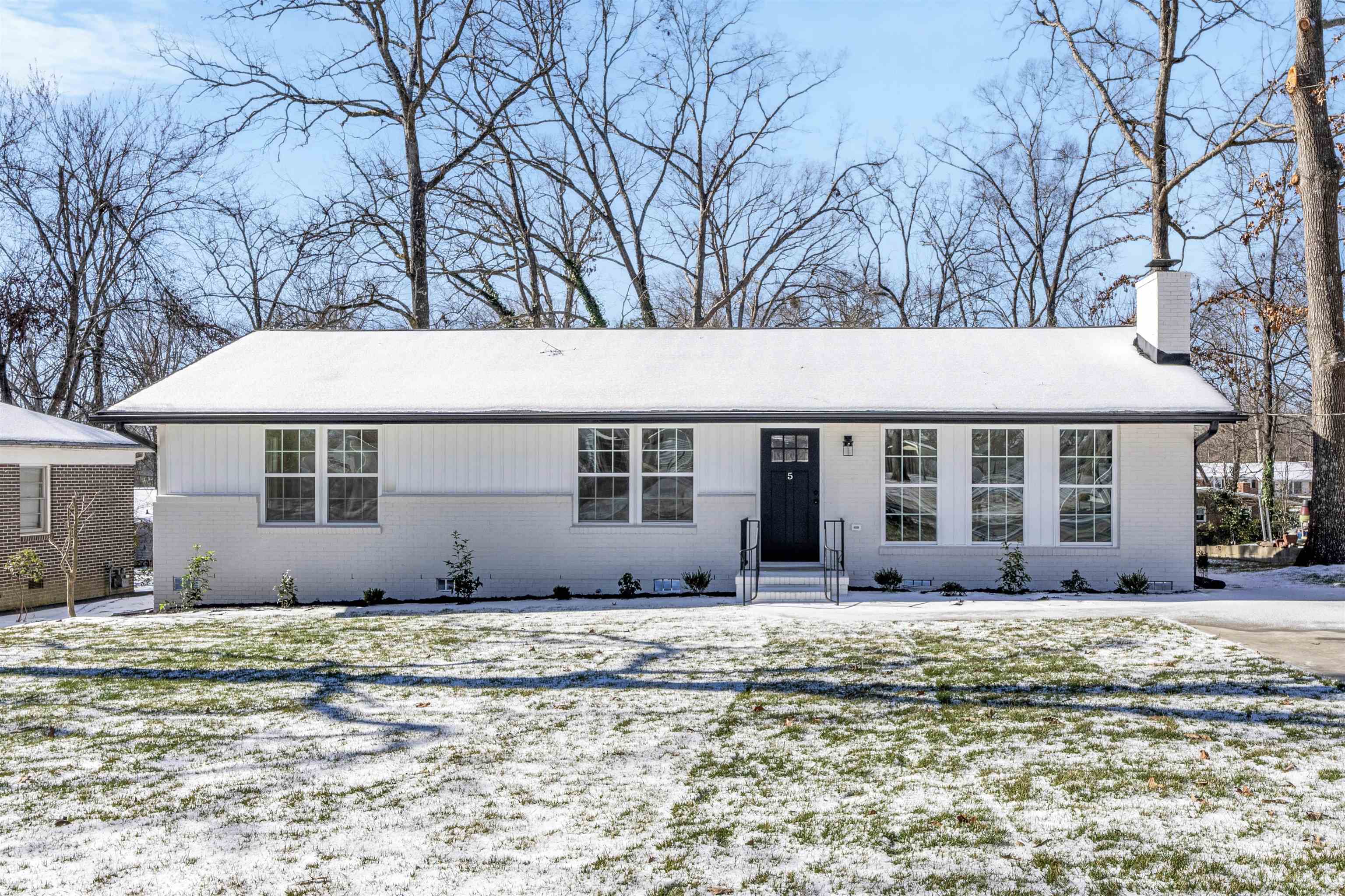 Homes for sale in Taylors, SC | 5 Brewster Dr, Taylors, SC 29687 | MLS# SPN333026