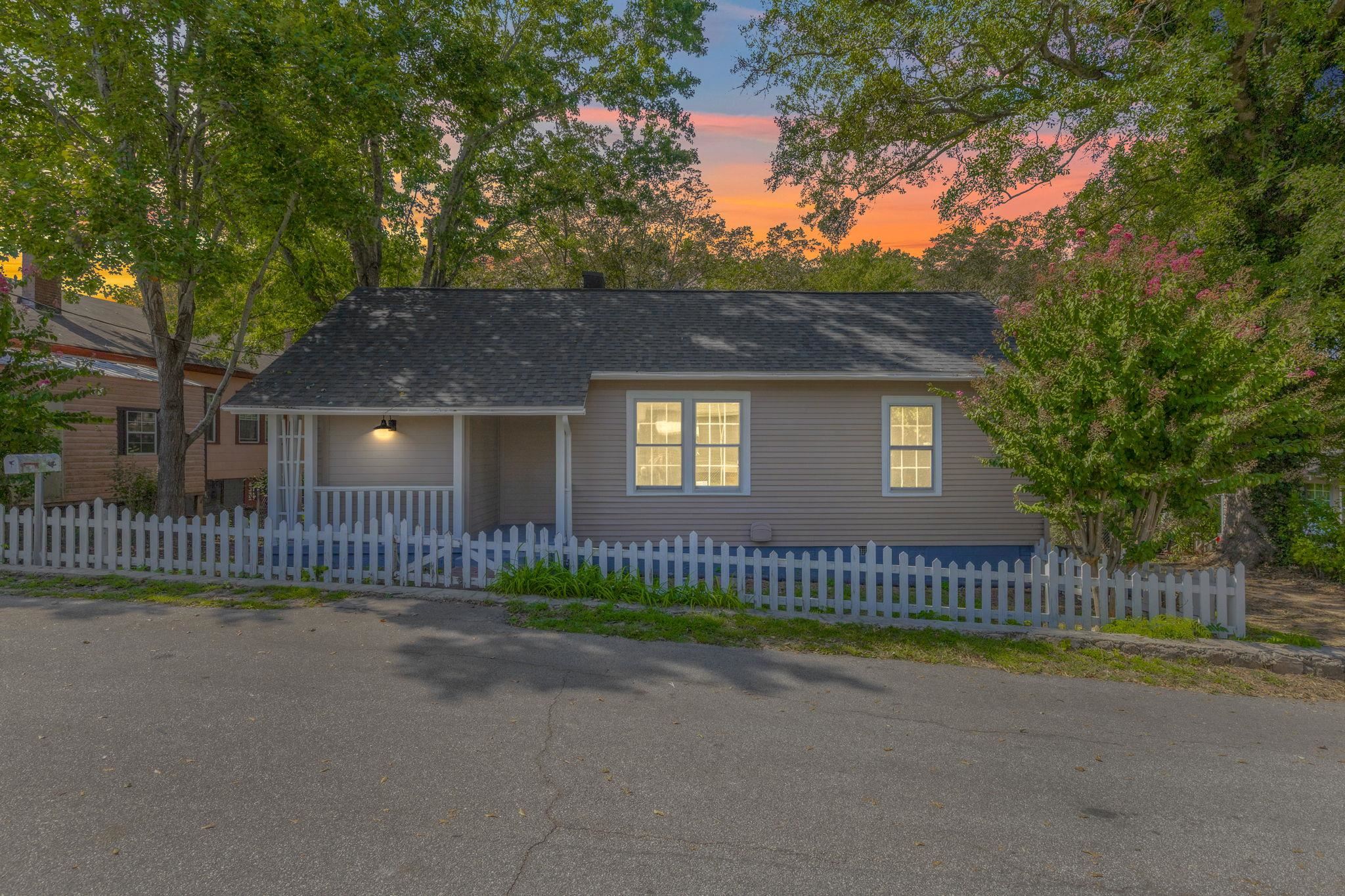 Homes for sale in Ware Shoals, SC | 9 Hampton St, Ware Shoals, SC 29692 | MLS# SPN333299