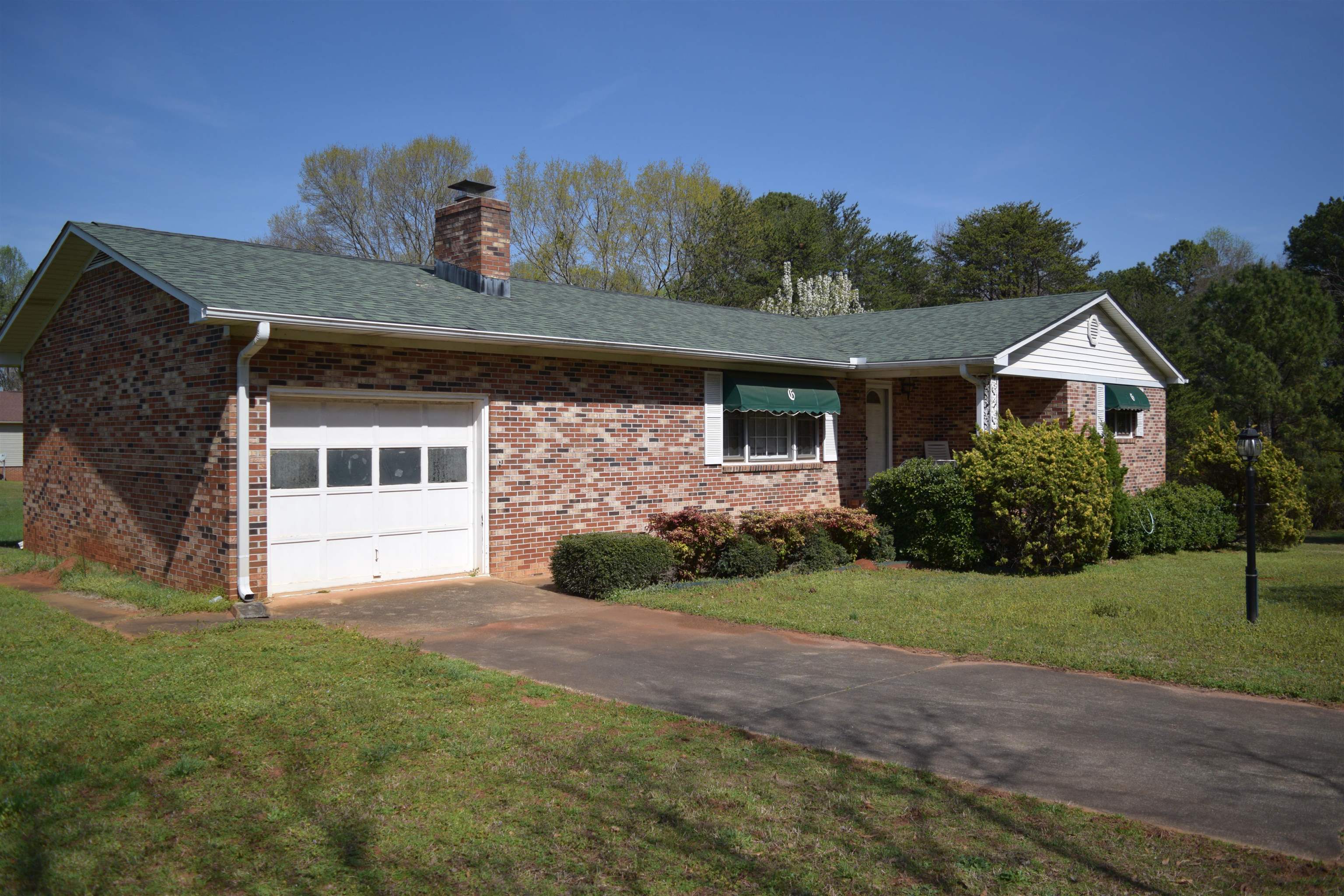 Homes for sale in Wellford, SC | 151 Lynn Dr, Wellford, SC 29385 | MLS# SPN334900