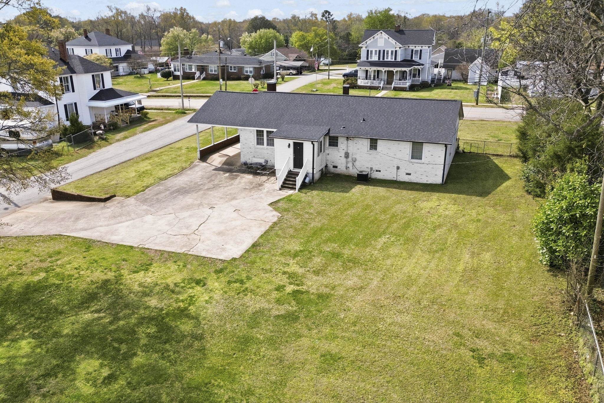 Homes for sale in Cowpens, SC | 109 Palmetto St, Cowpens, SC 29330 | MLS# SPN334902