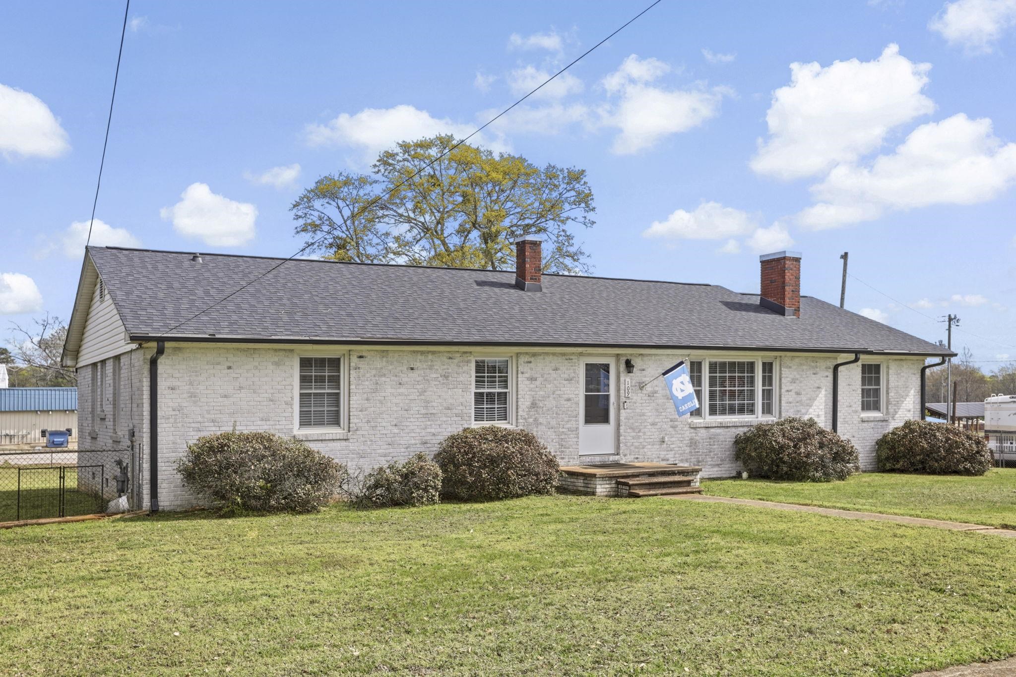 Homes for sale in Cowpens, SC | 109 Palmetto St, Cowpens, SC 29330 | MLS# SPN334902