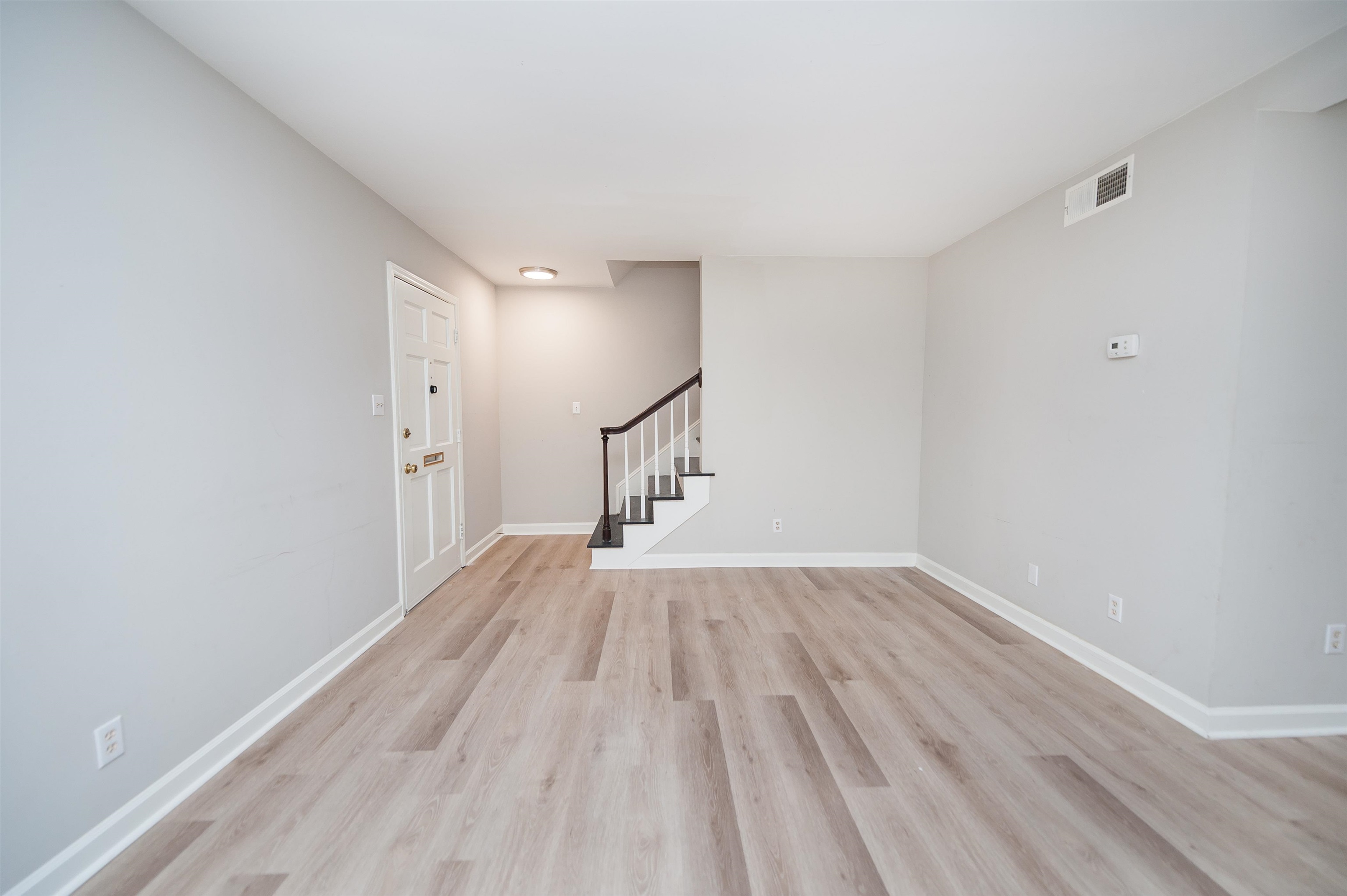2nd image of 1466 B Dover Rd, Spartanburg, SC 29301 | MLS# SPN334971
