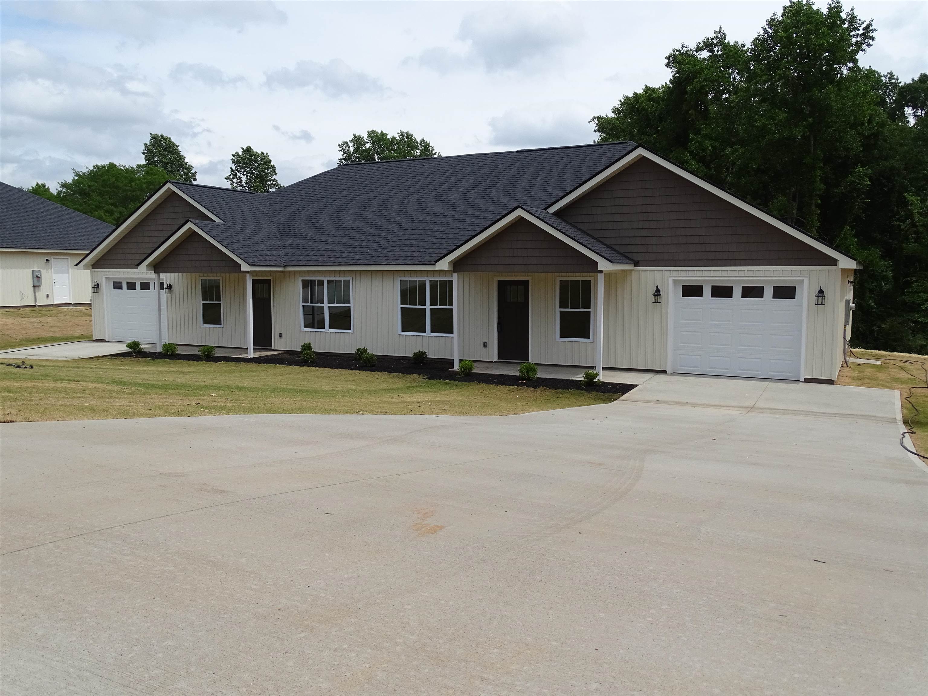 1st image of 242/246 Brewton Rd, Spartanburg, SC 29301 | MLS# SPN336940
