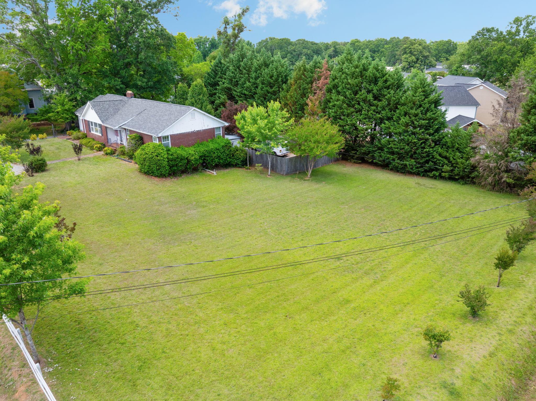 Homes for sale in Duncan, SC | 110 W Main St, Duncan, SC 29334 | MLS# SPN337398