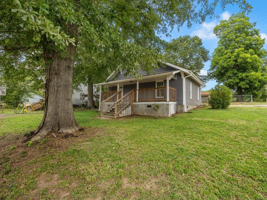 Homes for sale in Woodruff, SC | 207 Poole St, Woodruff, SC 29388 | MLS# SPN337459