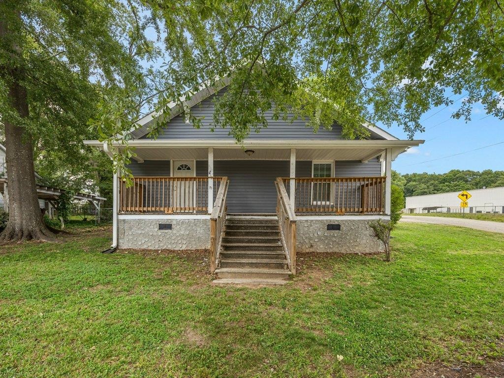 Homes for sale in Woodruff, SC | 207 Poole St, Woodruff, SC 29388 | MLS# SPN337459