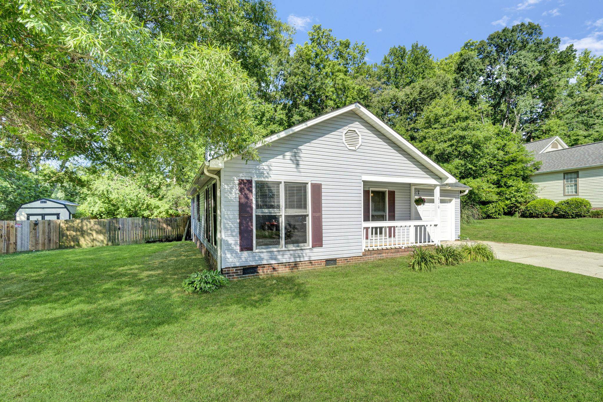 2nd image of 310 Dunwoody Dr, Simpsonville, SC 29681 | MLS# SPN337496