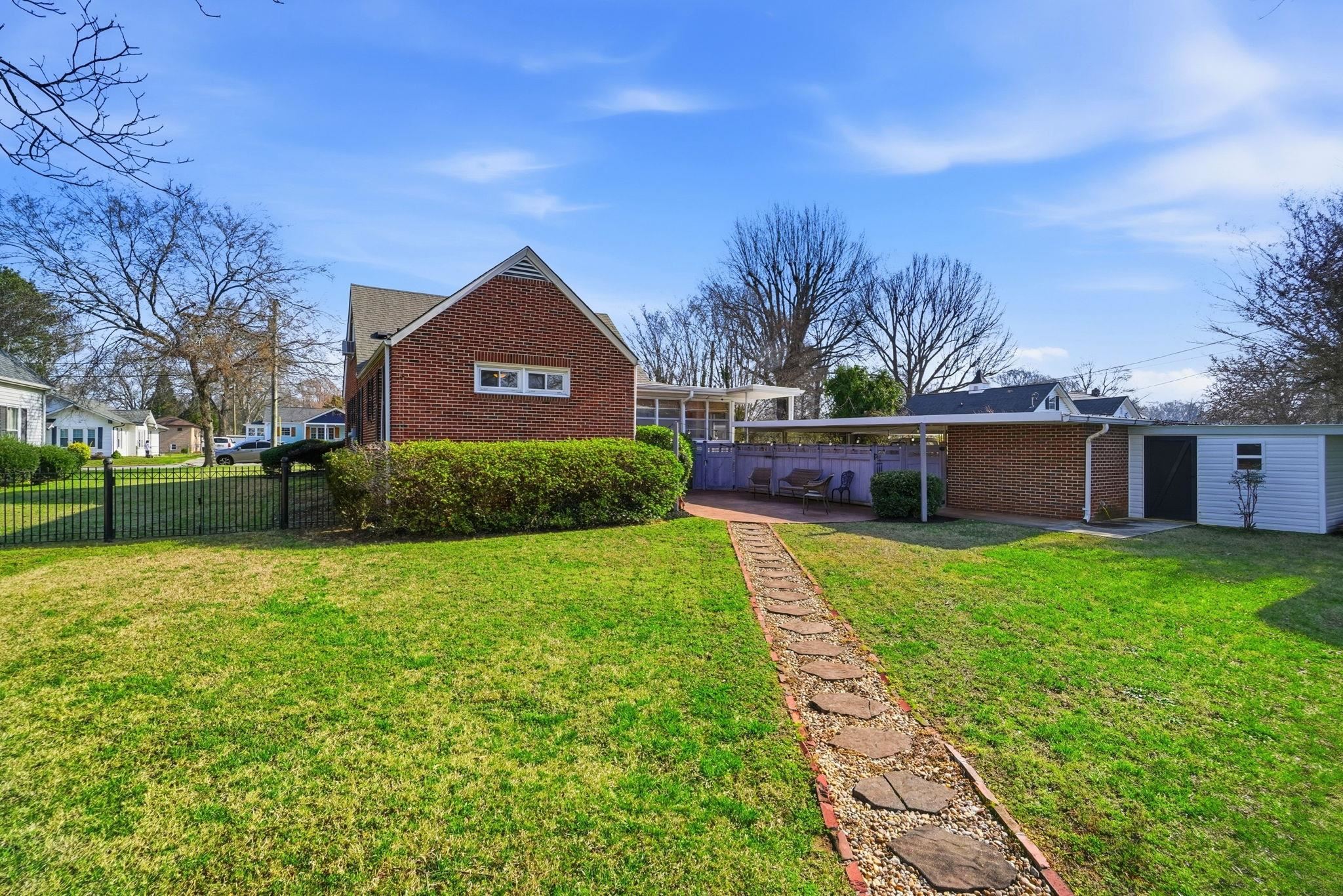 Photo 5 of Single family home for sale at 208 E Fairview Ave, Gaffney, SC 29340 | MLS# SPN338274 | Listing updated on 2026-09-05