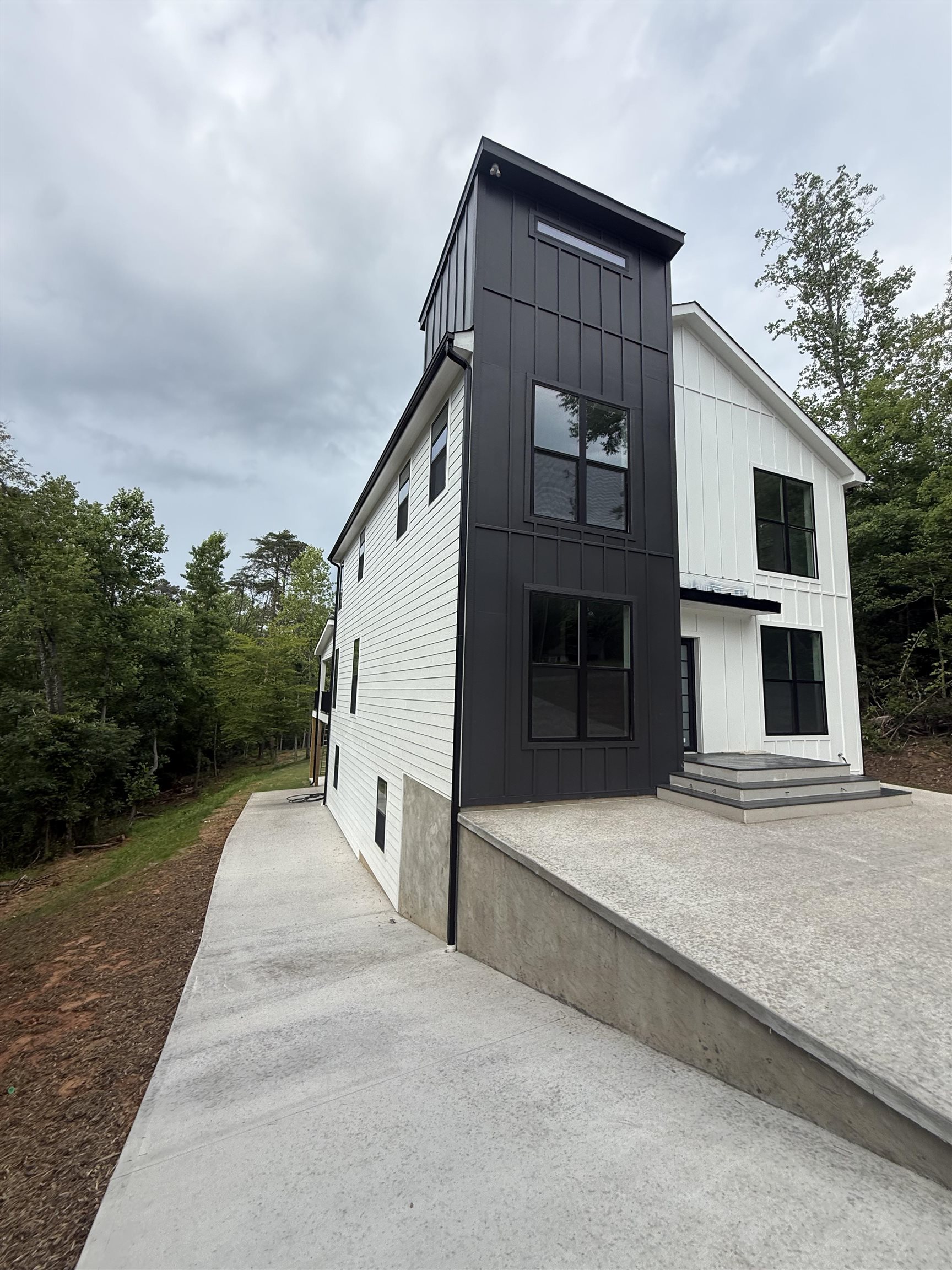 2nd image of 210 Stanley Dr, Greenville, SC 29611 | MLS# SPN339416