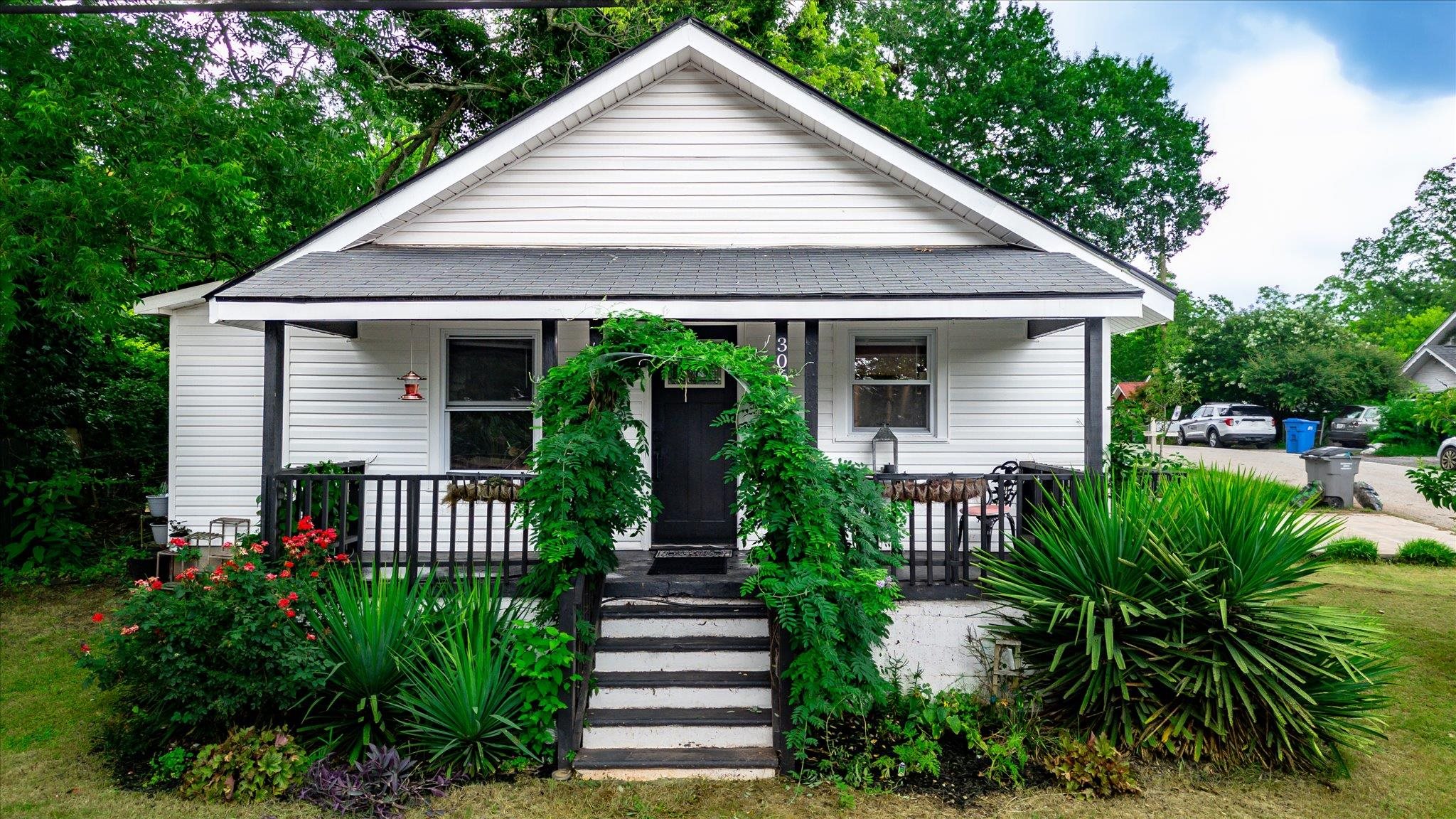 2nd image of 306 Lady St, Greenville, SC 29605 | MLS# SPN339472