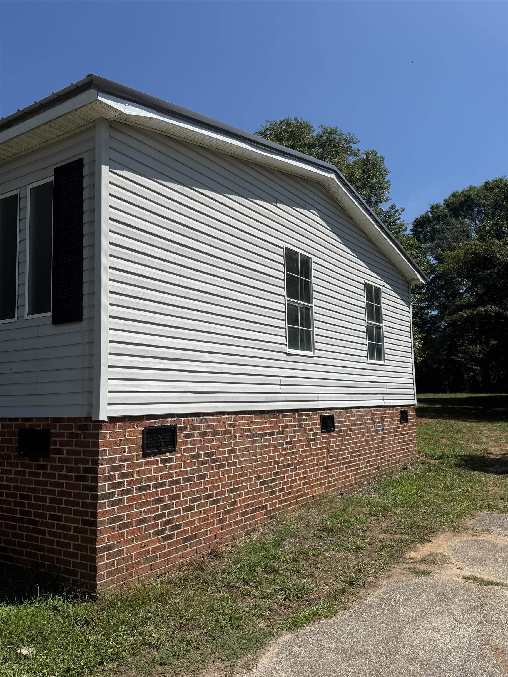 3rd image of 2011 Ballenger Rd, Wellford, SC 29385 | MLS# SPN339518